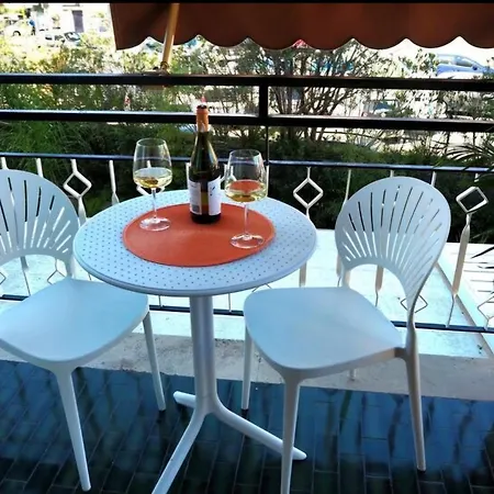 Casa Aurelia 641 アパート