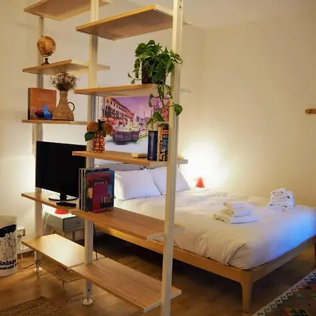 Casa Aurelia 641 アパート